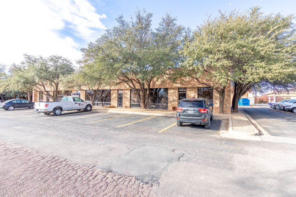 3330 70th St, Lubbock, TX 79413